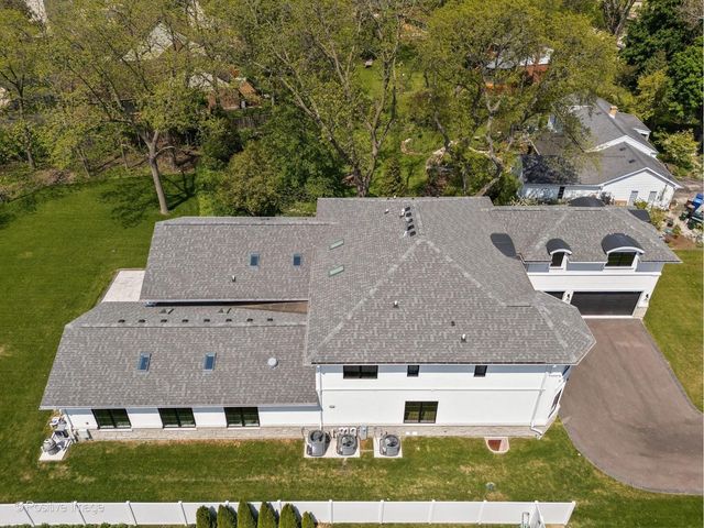 1851 Oakwood Road, Northbrook, IL 60062
