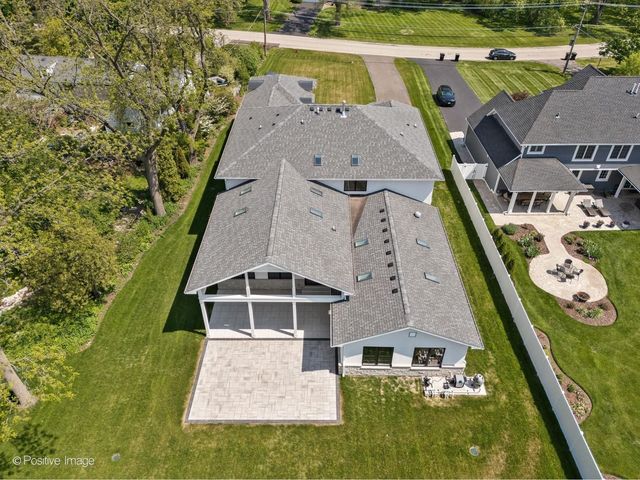 1851 Oakwood Road, Northbrook, IL 60062