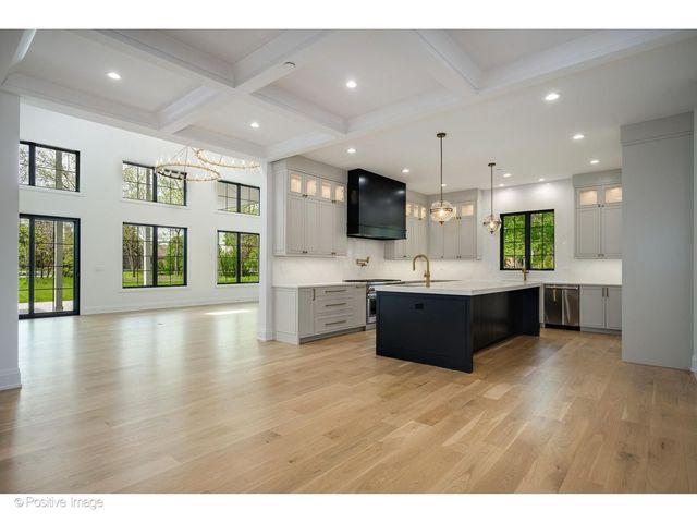1851 Oakwood Road, Northbrook, IL 60062