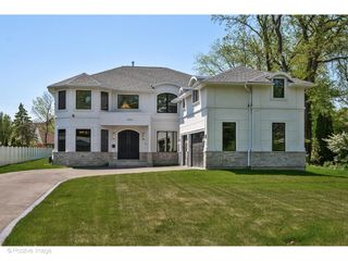 1851 Oakwood Road, Northbrook, IL 60062