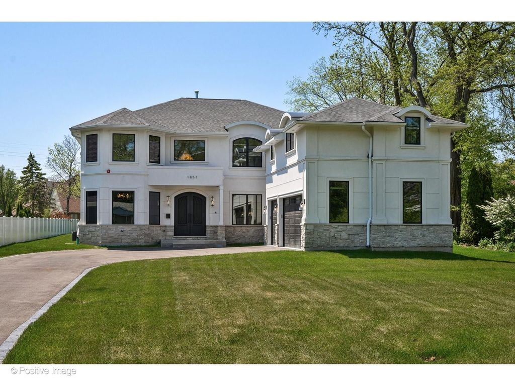 1851 Oakwood Road, Northbrook, IL 60062