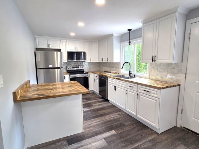276 Sumner St 1, Stoughton, MA 02072