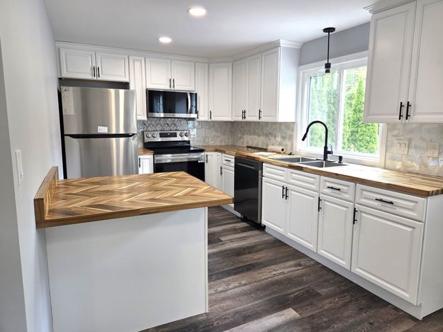 276 Sumner St 1, Stoughton, MA 02072