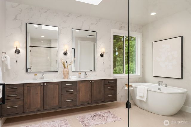 7020 139th Place NE, Redmond, WA 98052
