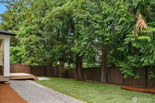 7020 139th Place NE, Redmond, WA 98052