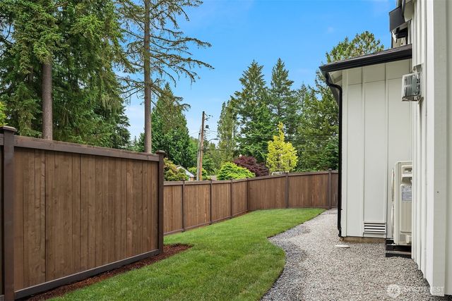 7020 139th Place NE, Redmond, WA 98052