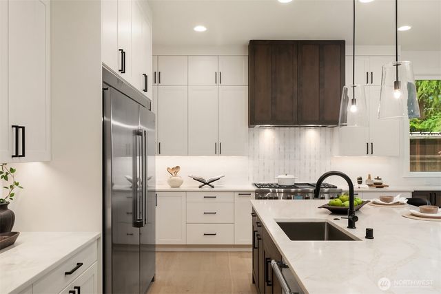7020 139th Place NE, Redmond, WA 98052