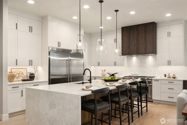 7020 139th Place NE, Redmond, WA 98052