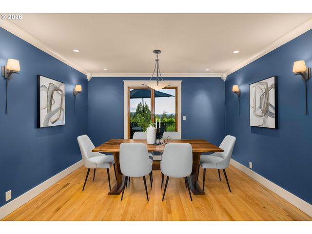 21250 S WISTERIA Rd, West Linn, OR 97068