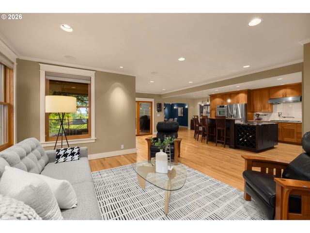 21250 S WISTERIA Rd, West Linn, OR 97068