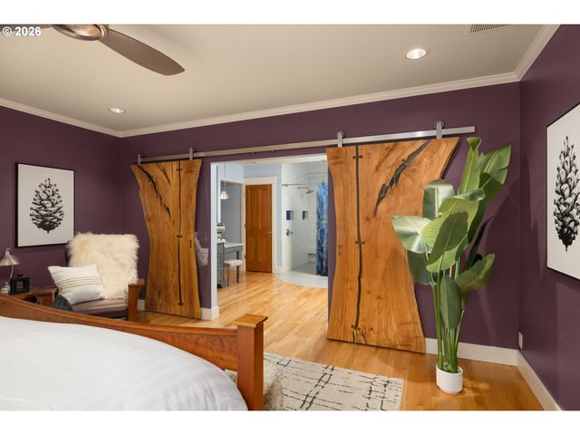 21250 S WISTERIA Rd, West Linn, OR 97068