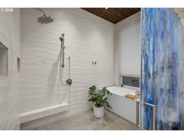 21250 S WISTERIA Rd, West Linn, OR 97068