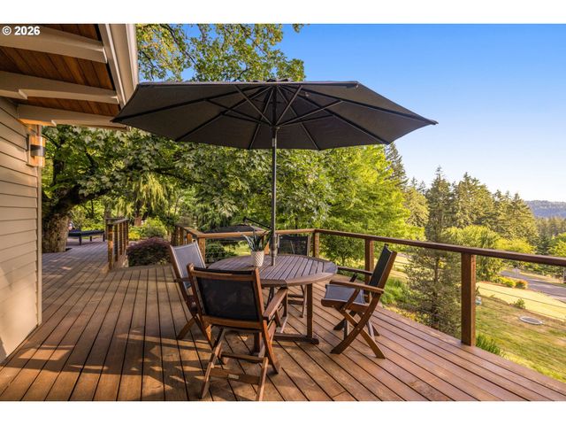 21250 S WISTERIA Rd, West Linn, OR 97068
