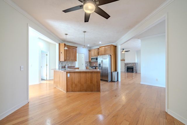 185 LEATH LN, Finger, TN 38334