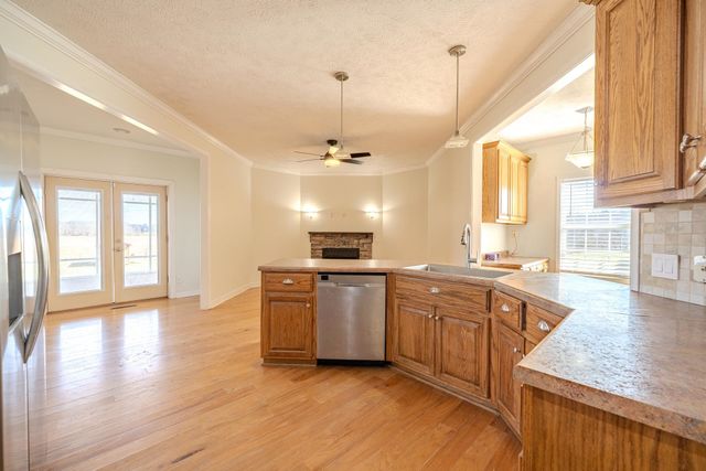 185 LEATH LN, Finger, TN 38334