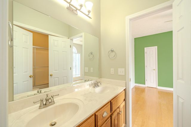 185 LEATH LN, Finger, TN 38334