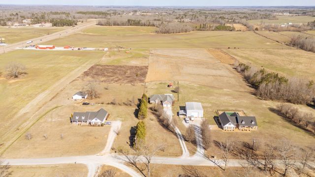 185 LEATH LN, Finger, TN 38334