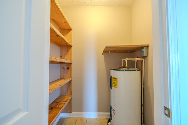 185 LEATH LN, Finger, TN 38334