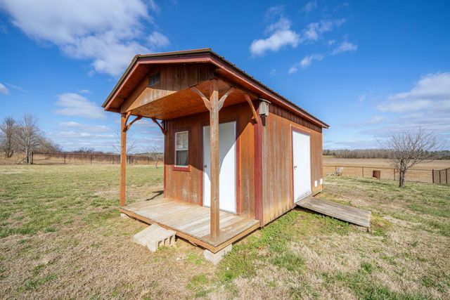 185 LEATH LN, Finger, TN 38334