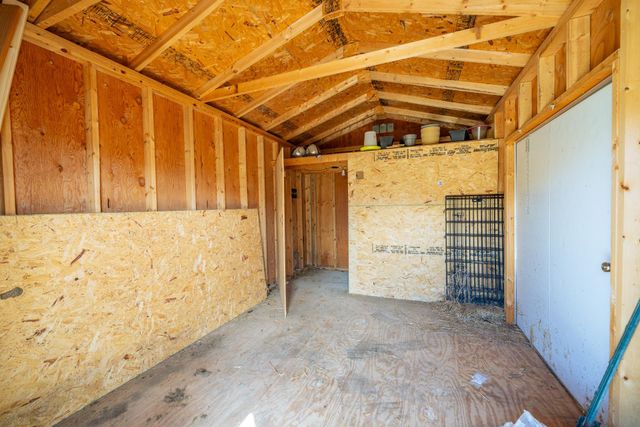 185 LEATH LN, Finger, TN 38334