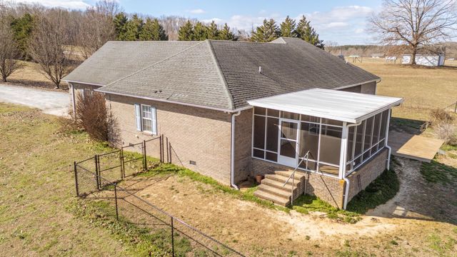 185 LEATH LN, Finger, TN 38334