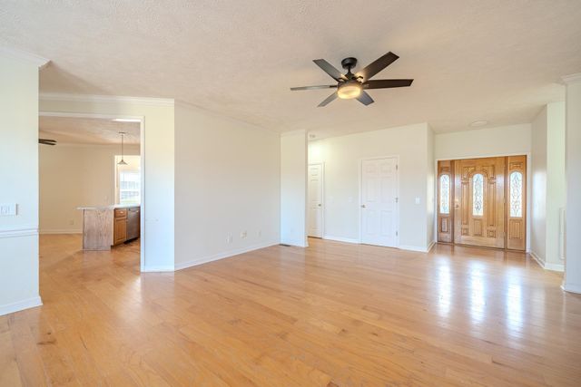 185 LEATH LN, Finger, TN 38334