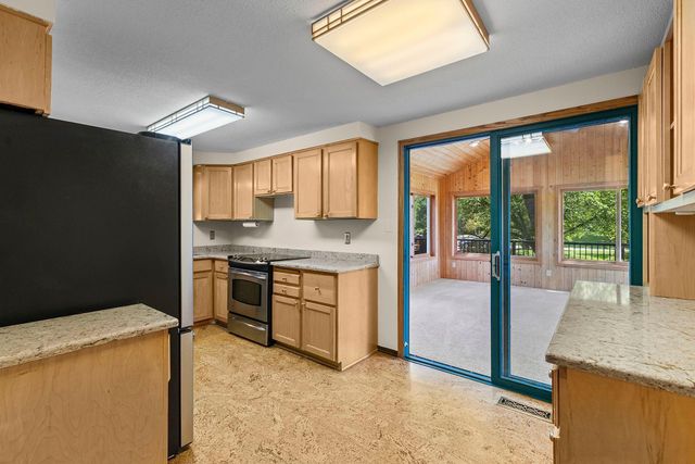 10302 Toledo Circle, Bloomington, MN 55437