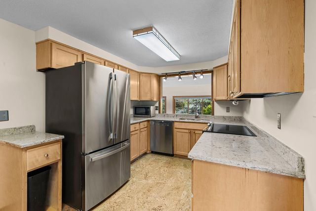 10302 Toledo Circle, Bloomington, MN 55437