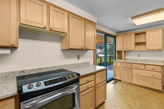 10302 Toledo Circle, Bloomington, MN 55437