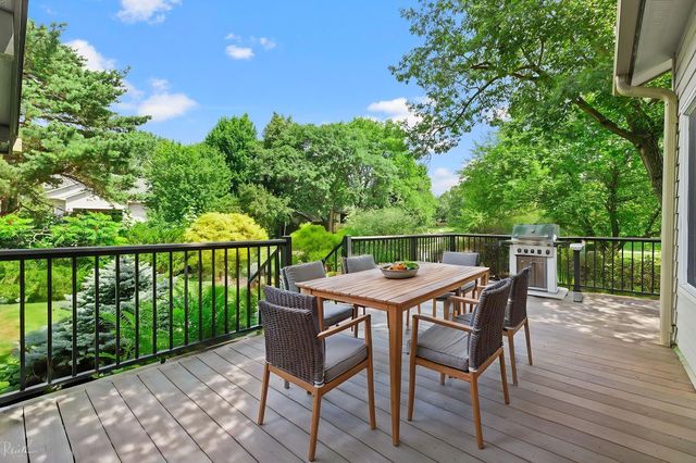 10302 Toledo Circle, Bloomington, MN 55437