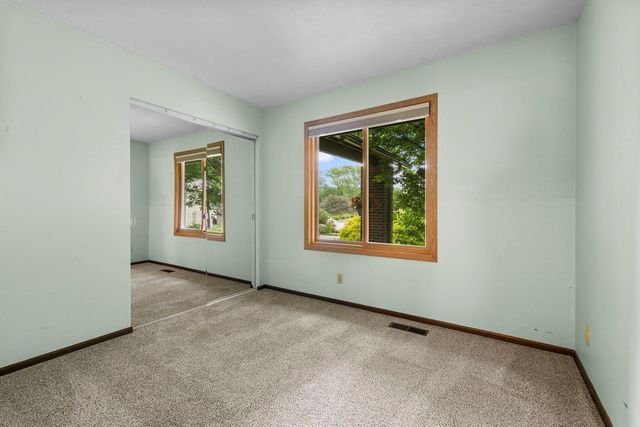 10302 Toledo Circle, Bloomington, MN 55437