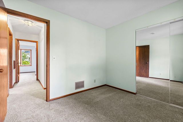 10302 Toledo Circle, Bloomington, MN 55437
