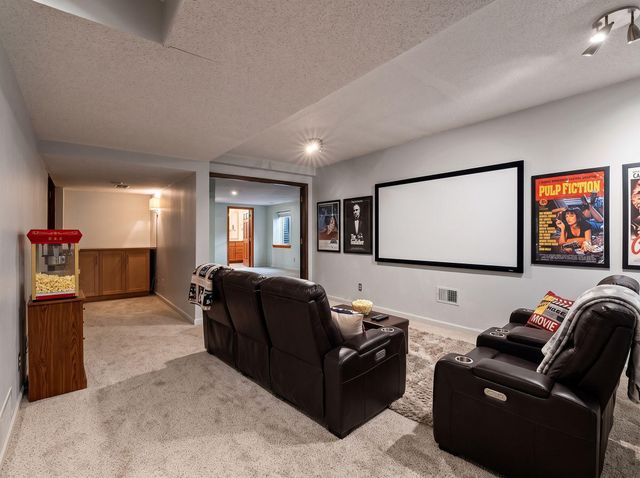 10302 Toledo Circle, Bloomington, MN 55437