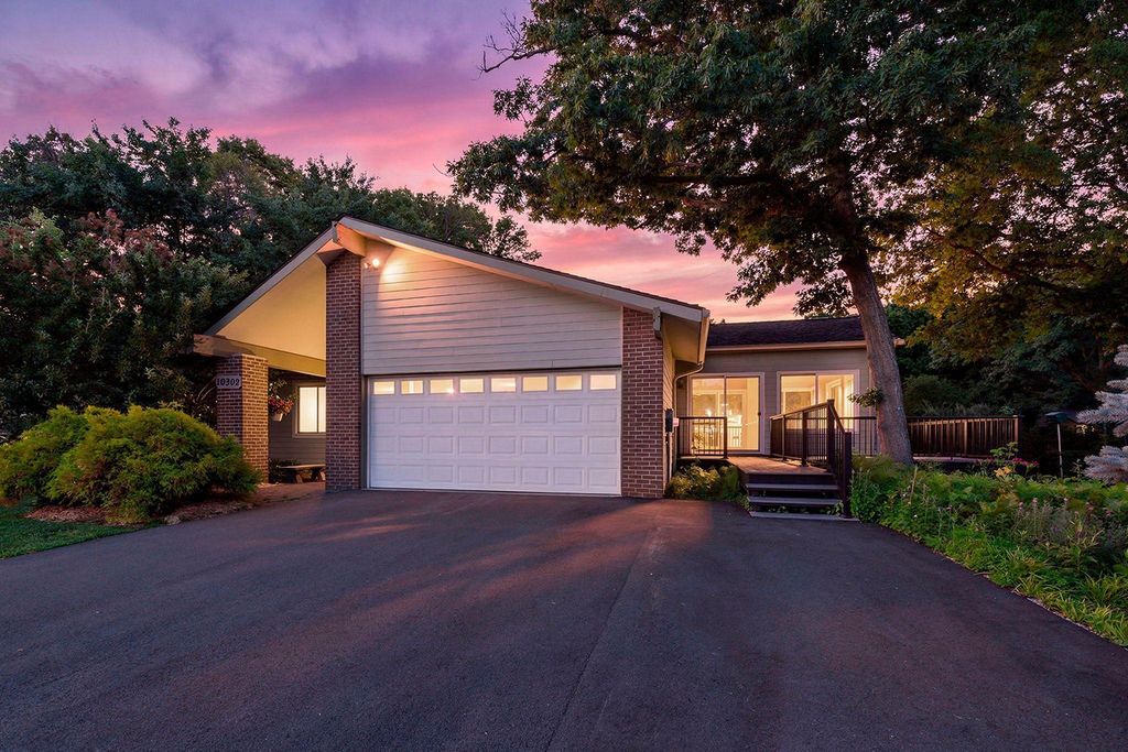 10302 Toledo Circle, Bloomington, MN 55437
