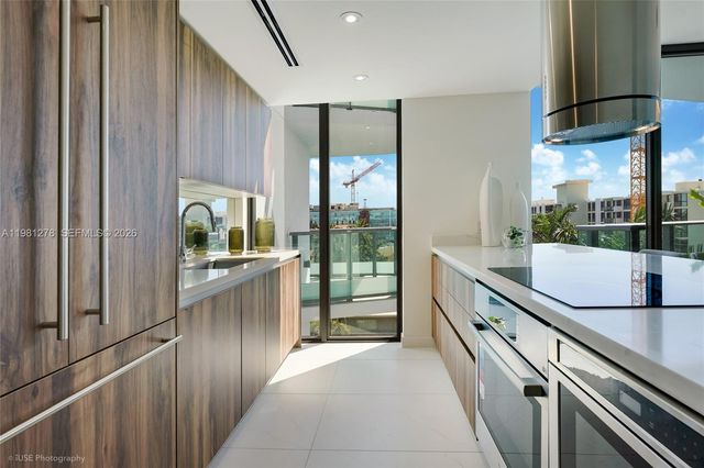 9901 W Bay Harbor Dr 303, Bay Harbor Islands, FL 33154