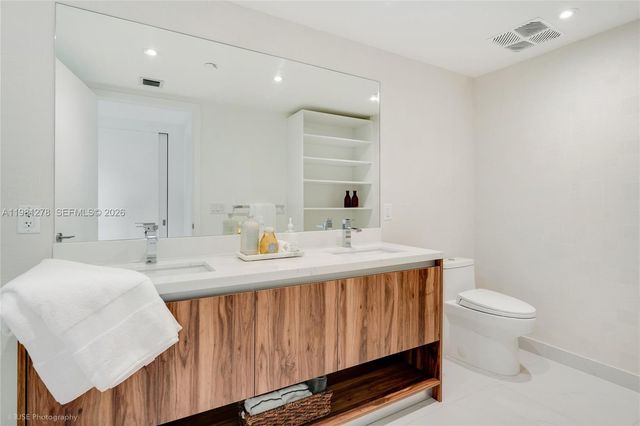 9901 W Bay Harbor Dr 303, Bay Harbor Islands, FL 33154