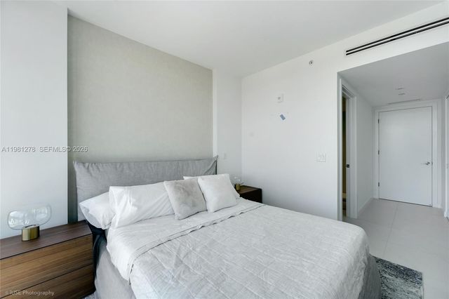 9901 W Bay Harbor Dr 303, Bay Harbor Islands, FL 33154