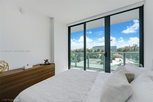 9901 W Bay Harbor Dr 303, Bay Harbor Islands, FL 33154