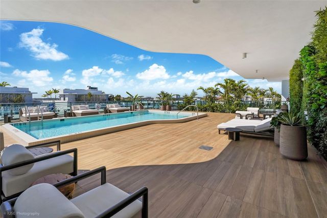 9901 W Bay Harbor Dr 303, Bay Harbor Islands, FL 33154