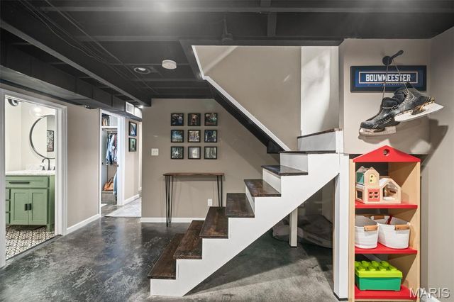 6455 Oleatha Avenue, St Louis, MO 63139