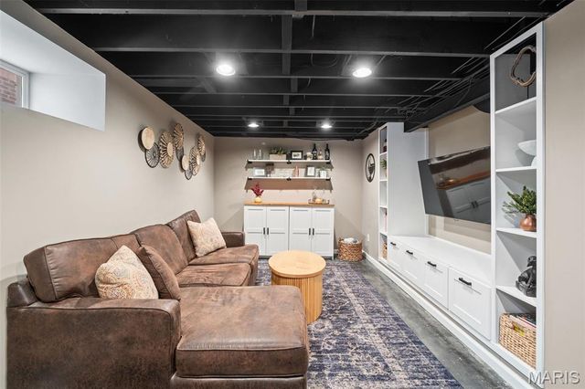 6455 Oleatha Avenue, St Louis, MO 63139