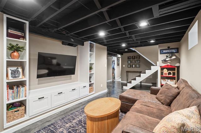 6455 Oleatha Avenue, St Louis, MO 63139