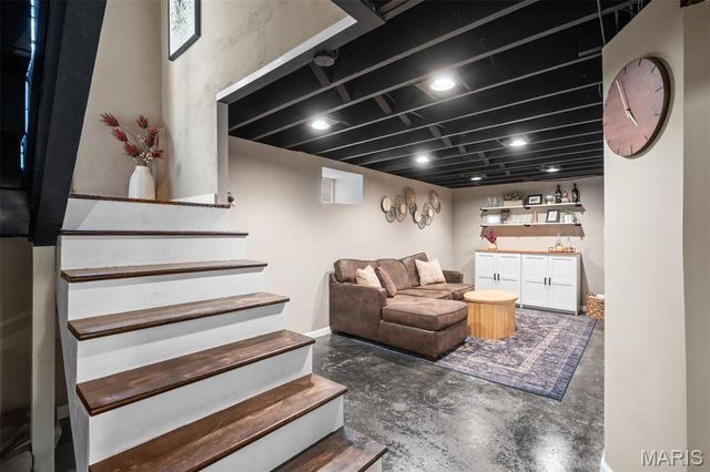 6455 Oleatha Avenue, St Louis, MO 63139