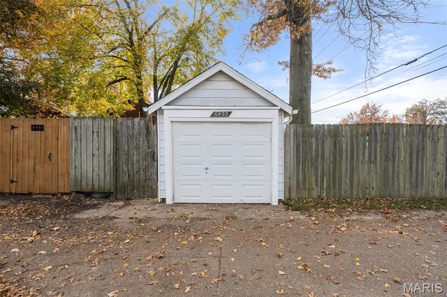 6455 Oleatha Avenue, St Louis, MO 63139