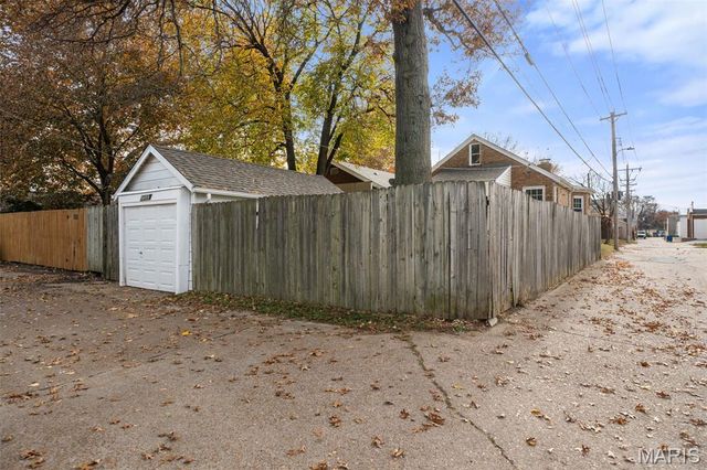 6455 Oleatha Avenue, St Louis, MO 63139