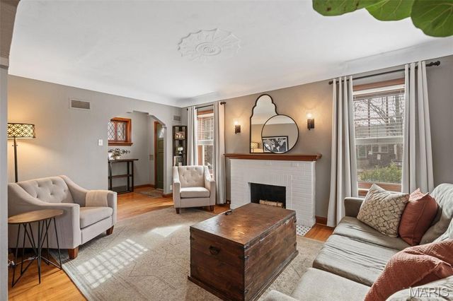 6455 Oleatha Avenue, St Louis, MO 63139