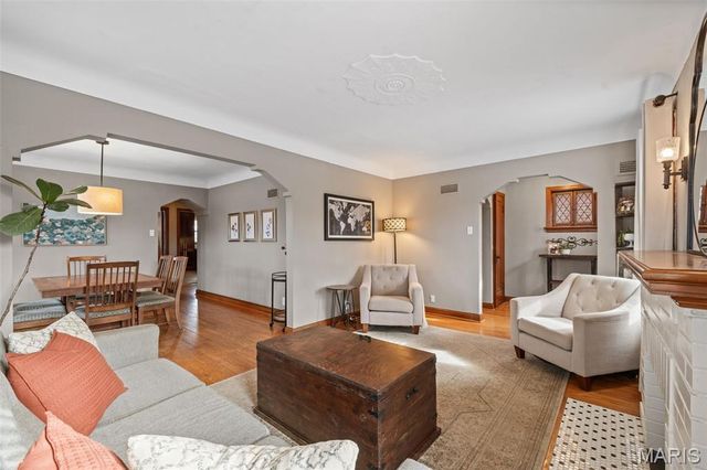 6455 Oleatha Avenue, St Louis, MO 63139