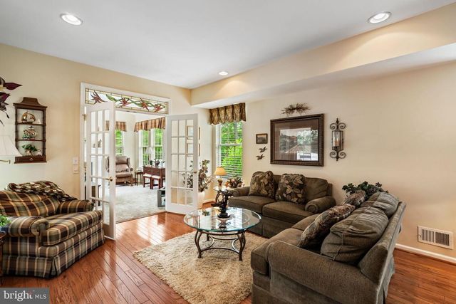 11 SANIBEL LN, Barnegat, NJ 08005