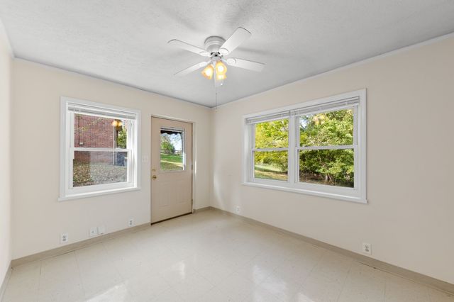 521 Hawkins Rd Apt 3, Clarksville, TN 37040