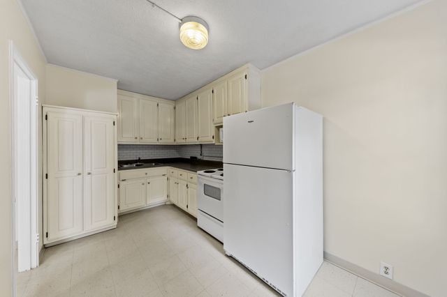 521 Hawkins Rd Apt 3, Clarksville, TN 37040